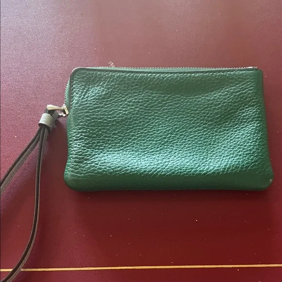 Coach Forest Green Wristlet 100% Real Leather And Authentic - Picture 2 of 9